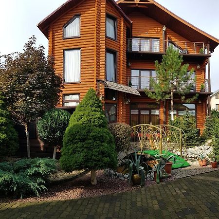 Luxury Villa With Pool And Sauna Tjernivtsi Exteriör bild