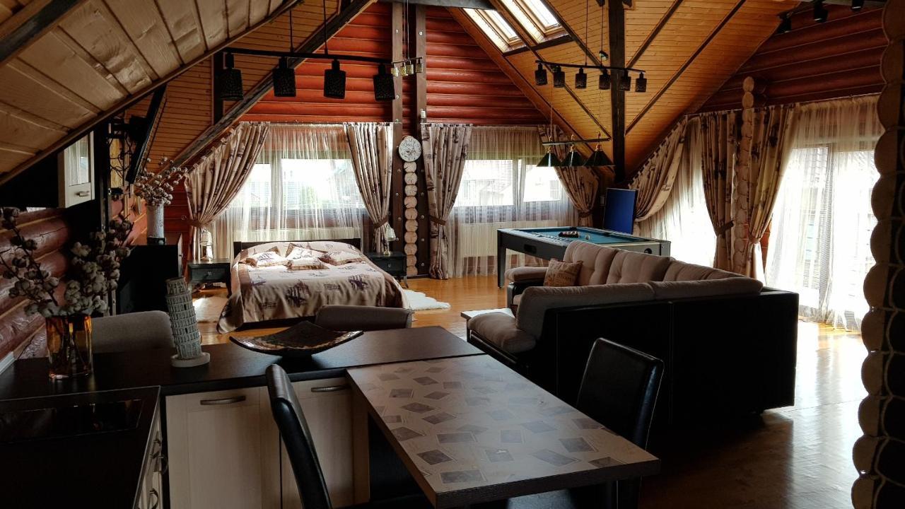 Luxury Villa With Pool And Sauna Tjernivtsi Exteriör bild