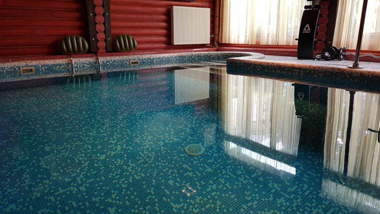 Luxury Villa With Pool And Sauna Tjernivtsi Exteriör bild