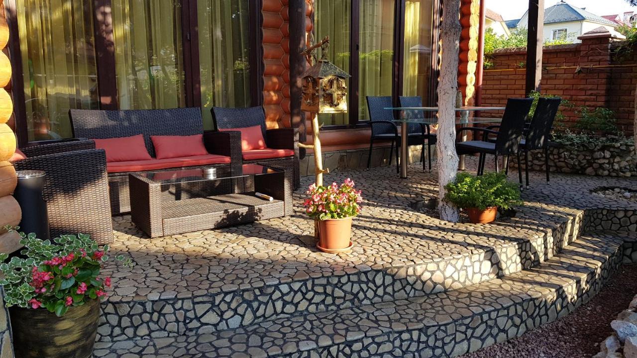 Luxury Villa With Pool And Sauna Tjernivtsi Exteriör bild